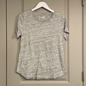 🆕 Old Navy Medium Everywhere Tshirt
